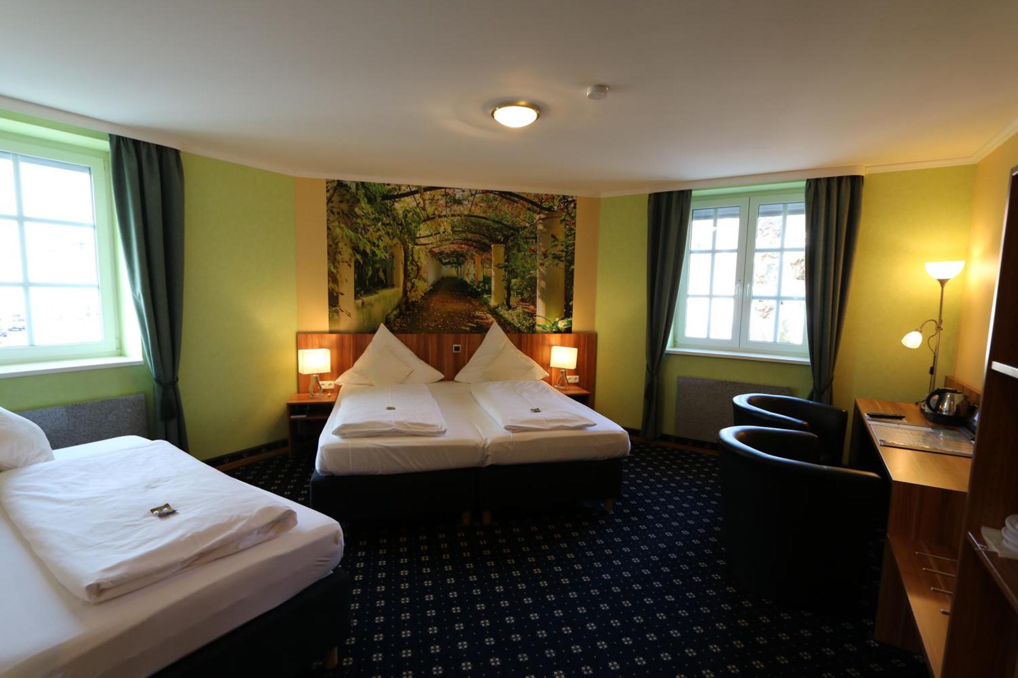 Hotel Deutscher Hof Babenhausen  Bagian luar foto