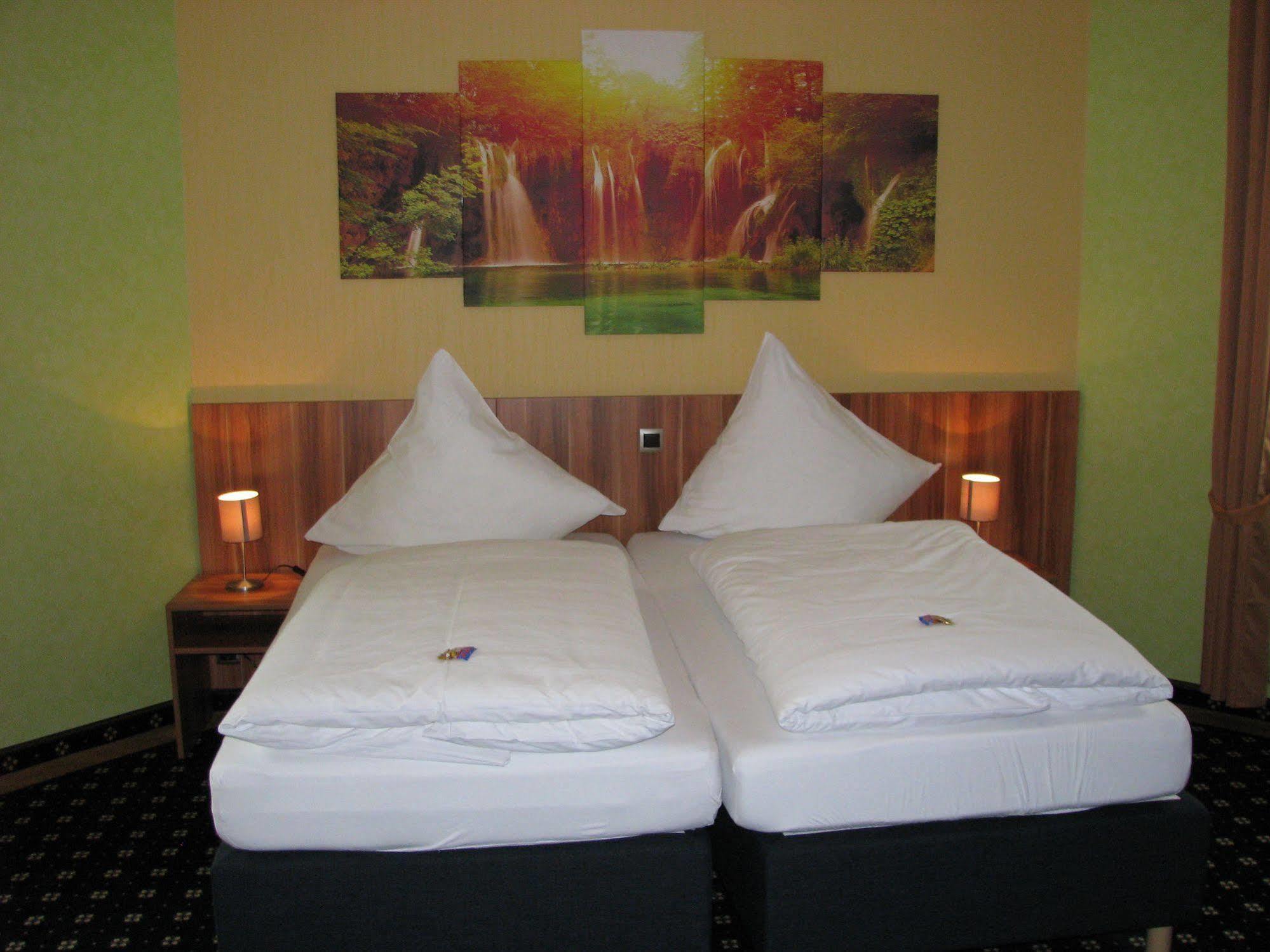 Hotel Deutscher Hof Babenhausen  Bagian luar foto